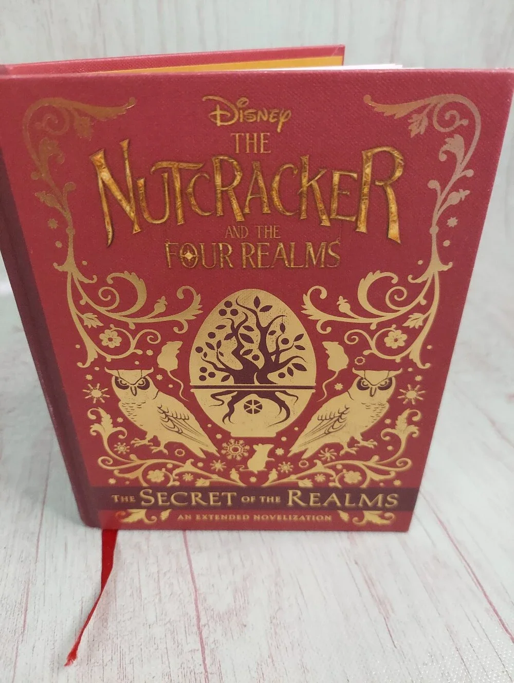 Disney's The Nutcracker and the Four Realms : The Secret of the Realms Book